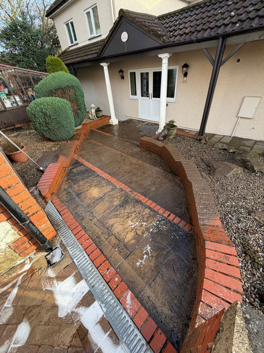 “Professional window cleaning service in Newport South Wales | {{product_title}} | {{store_name}}”