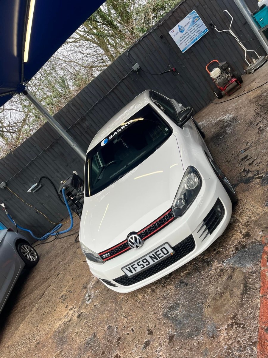 “Professional window cleaning service in Newport South Wales | {{product_title}} | {{store_name}}”